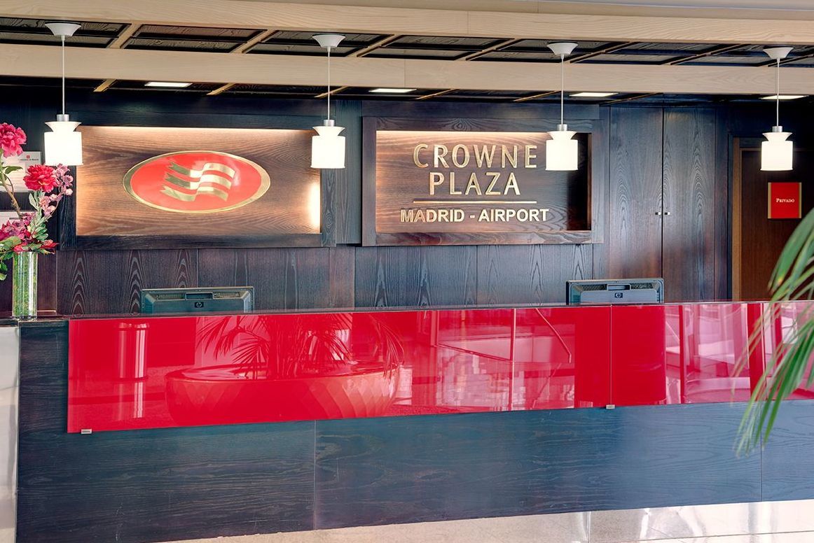 Hotel Crowne Plaza Madrid Airport Exterior foto